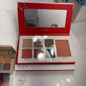 NIB DISNEY Minnie mouse eyeshadow palette new in box 6 shades & Blush